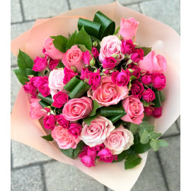 Buchet flori trandafiri si miniroze BHR70