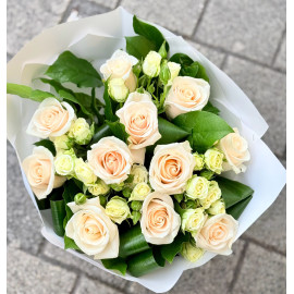 Buchet trandafiri si miniroze BR137 Buchet trandafiri si miniroze BR137